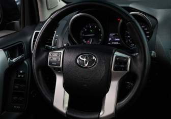 Подержанный автомобиль Toyota Land Cruiser Prado 2013 года (11 фото)