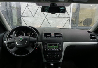Подержанный автомобиль Skoda Yeti 2012 года (11 фото)