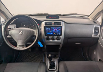 Подержанный автомобиль Suzuki Liana Wagon 2006 года (9 фото)