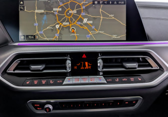 Подержанный автомобиль BMW X6 2021 года (15 фото)