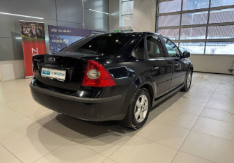 Подержанный автомобиль Ford Focus Sedan 2007 года (4 фото)