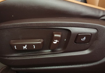 Подержанный автомобиль Lexus ES 2016 года (18 фото)