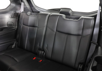 Подержанный автомобиль Nissan Pathfinder 2016 года (11 фото)