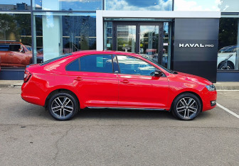 Подержанный автомобиль Skoda Rapid Liftback 2019 года (4 фото)