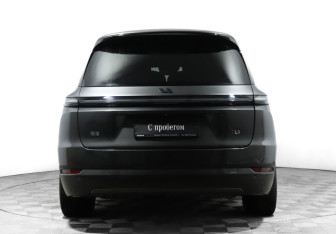 Подержанный автомобиль LiXiang L9 2024 года (6 фото)