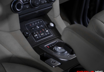 Подержанный автомобиль Land Rover Discovery 2012 года (15 фото)