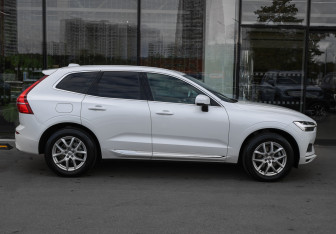 Подержанный автомобиль Volvo XC60 2021 года (4 фото)