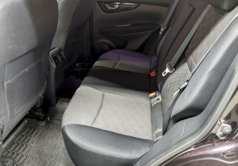 Подержанный автомобиль Nissan Qashqai 2014 года (15 фото)
