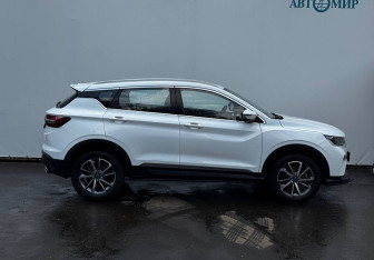 Подержанный автомобиль Geely Coolray 2023 года (4 фото)