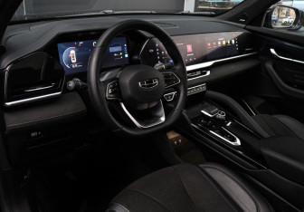 Подержанный автомобиль Geely Monjaro 2024 года (13 фото)