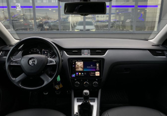 Подержанный автомобиль Skoda Octavia Liftback 2013 года (11 фото)