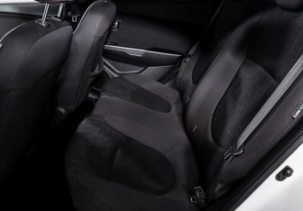 Подержанный автомобиль Kia Rio Sedan 2013 года (10 фото)