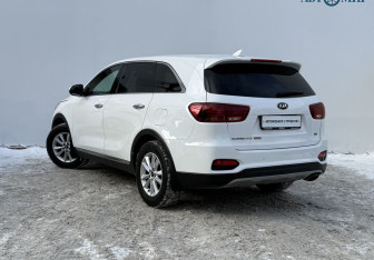 Подержанный автомобиль Kia Sorento 2019 года (7 фото)
