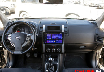 Подержанный автомобиль Nissan X-Trail 2011 года (10 фото)