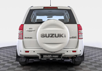 Подержанный автомобиль Suzuki Grand Vitara 2014 года (6 фото)