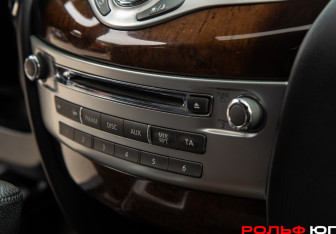 Подержанный автомобиль Infiniti JX 2013 года (15 фото)