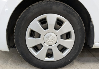 Подержанный автомобиль Skoda Rapid Liftback 2019 года (12 фото)