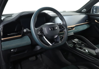 Подержанный автомобиль Geely Monjaro 2023 года (13 фото)