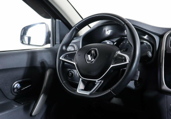 Подержанный автомобиль Renault Logan Sedan 2020 года (12 фото)