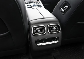 Подержанный автомобиль Jaecoo J8 2024 года (25 фото)