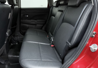 Подержанный автомобиль Mitsubishi ASX 2014 года (11 фото)