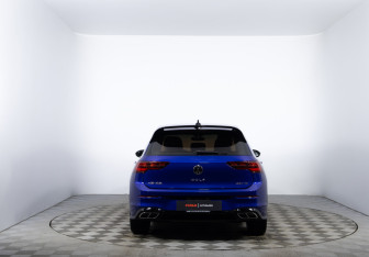 Подержанный автомобиль Volkswagen Golf Hatchback 2020 года (6 фото)
