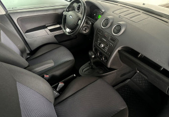 Подержанный автомобиль Ford Fusion 2007 года (9 фото)