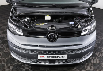Подержанный автомобиль Volkswagen Multivan 2022 года (9 фото)