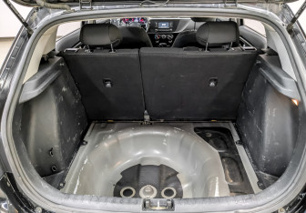 Подержанный автомобиль Kia Rio Hatchback 2021 года (10 фото)