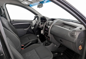 Подержанный автомобиль Renault Duster 2015 года (11 фото)