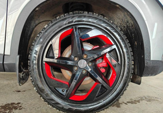 Подержанный автомобиль Omoda C5 2023 года (17 фото)