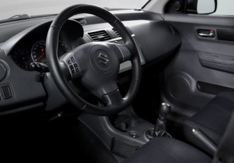 Подержанный автомобиль Suzuki Swift Hatchback 2008 года (14 фото)