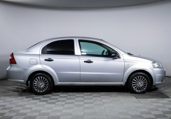Подержанный автомобиль Chevrolet Aveo Sedan 2010 года (4 фото)