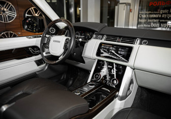 Подержанный автомобиль Land Rover Range Rover 2021 года (6 фото)