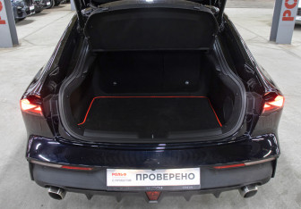 Подержанный автомобиль Changan UNI-V 2023 года (10 фото)