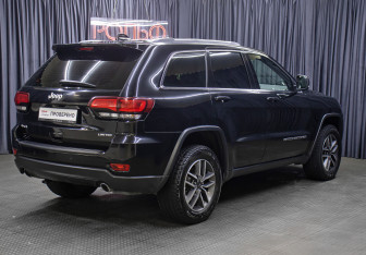Подержанный автомобиль Jeep Grand Cherokee 2020 года (5 фото)