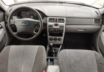 Подержанный автомобиль LADA (ВАЗ) Priora Hatchback 2010 года (9 фото)