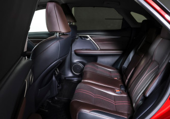 Подержанный автомобиль Lexus RX 2016 года (11 фото)