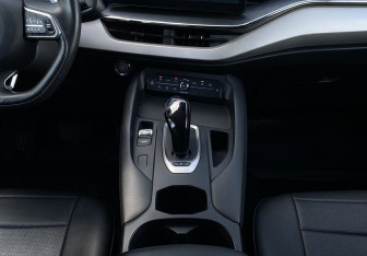 Подержанный автомобиль Haval F7 2024 года (13 фото)