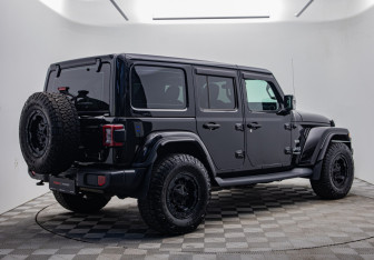 Подержанный автомобиль Jeep Wrangler 2019 года (4 фото)