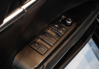 Подержанный автомобиль Toyota Camry Sedan 2021 года (15 фото)