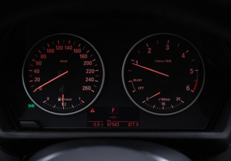 Подержанный автомобиль BMW X1 2016 года (12 фото)