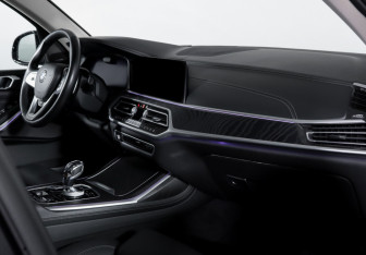 Подержанный автомобиль BMW X7 2022 года (9 фото)