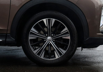 Подержанный автомобиль Mitsubishi Eclipse Cross 2018 года (22 фото)