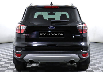 Подержанный автомобиль Ford Kuga 2017 года (4 фото)