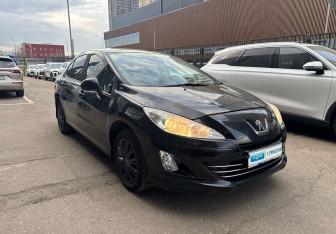 Подержанный автомобиль Peugeot 408 2013 года (3 фото)