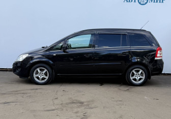 Подержанный автомобиль Opel Zafira Compactvan 2011 года (8 фото)