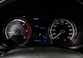 Подержанный автомобиль Mitsubishi L200 2022 года (10 фото)