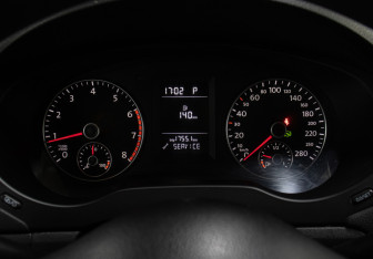 Подержанный автомобиль Volkswagen Jetta Sedan 2013 года (13 фото)