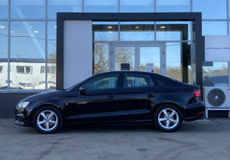 Подержанный автомобиль Audi A3 Sedan 2017 года (8 фото)